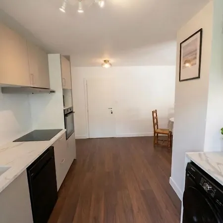 Apartment Le Sud - 4 Pers, Terrasse & Parking, 5 Min De La